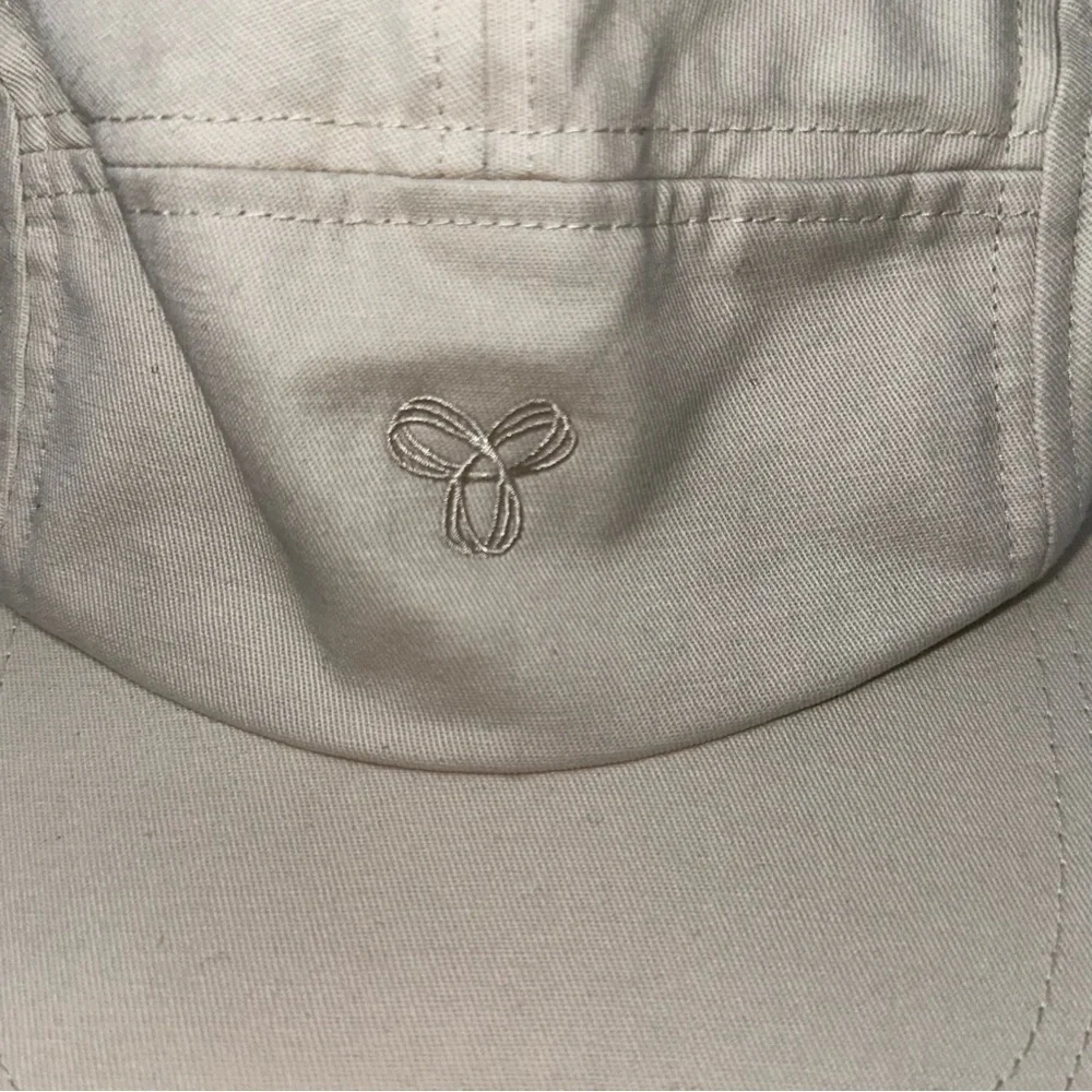 Aritzia TNA Logo Baseball Cap Adjustable New Without tags